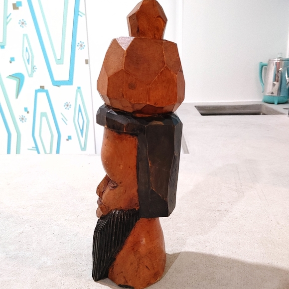 Hand carved wooden bust - Picture 3 of 5